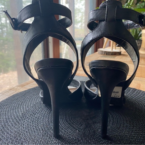 Chaussures a talons le chateau - Picture 3 of 4